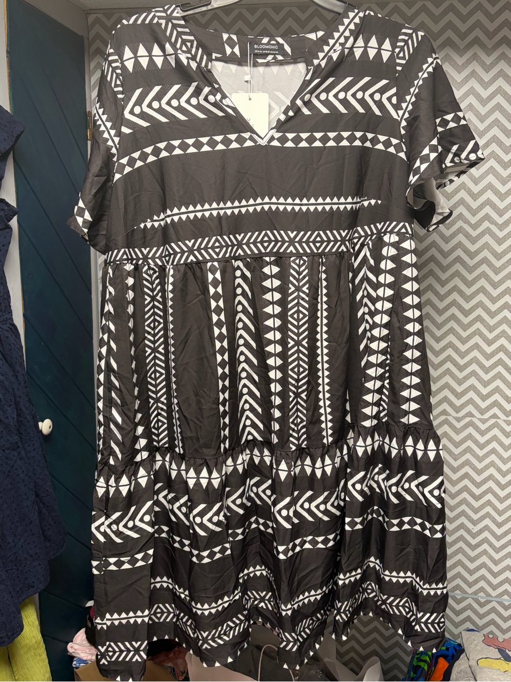 NEW BloomChic Black and White Geometric Midi Dress